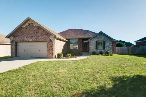 1952 E Chesapeake Dr, Ozark, MO 65721 photo 1