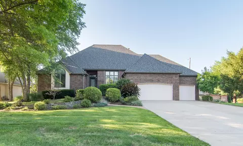 4405 E University St, Springfield, MO 65809 photo 1