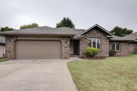 2565 S York Ave, Springfield, MO 65807 photo 1