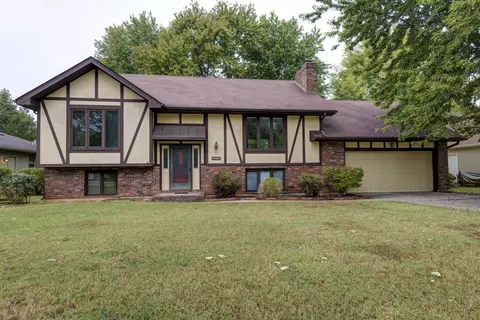 2389 S Hilton Ave, Springfield, MO 65807 photo 1