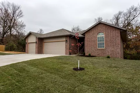 1954 W Springdale St, Springfield, MO 65803 photo 1