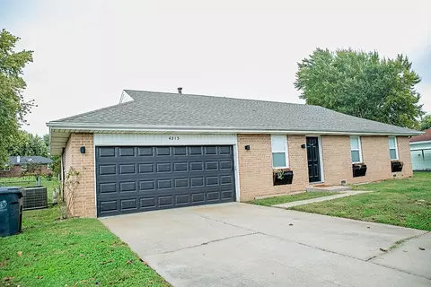 4215 W Mt Vernon St, Springfield, MO 65802 photo 1