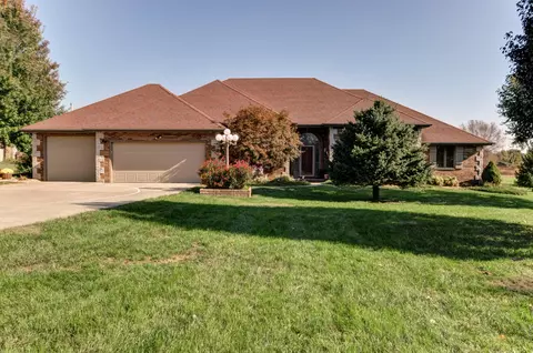 1625 E Peartree Dr, Ozark, MO 65721 photo 1