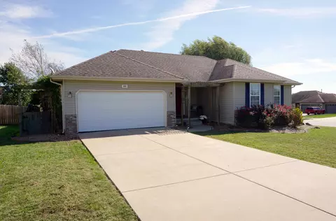 884 S Jester Ave, Springfield, MO 65802 photo 1