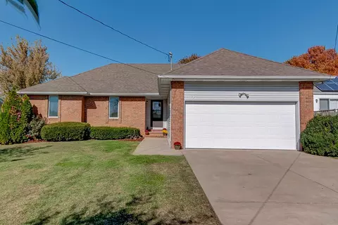 1127 E Camorene St, Springfield, MO 65803 photo 1