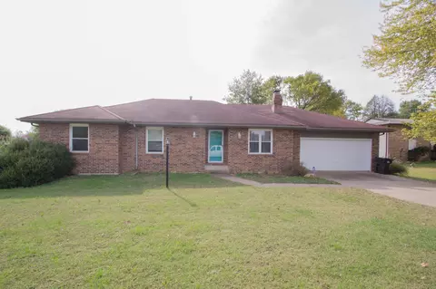 2464 W Swallow St, Springfield, MO 65810 photo 1