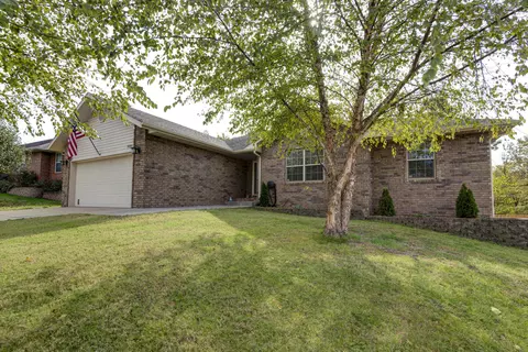 3880 W Parkridge Cir, Springfield, MO 65802 photo 1