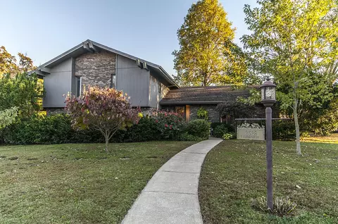 2528 E Cambridge St, Springfield, MO 65804 photo 1