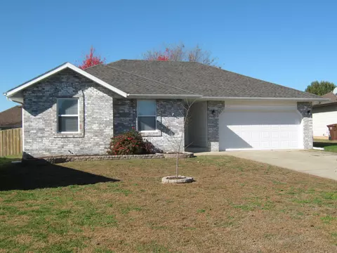 829 S Hazelnut Ave, Springfield, MO 65802 photo 1