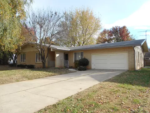 2222 E Meadow Dr, Springfield, MO 65804 photo 1