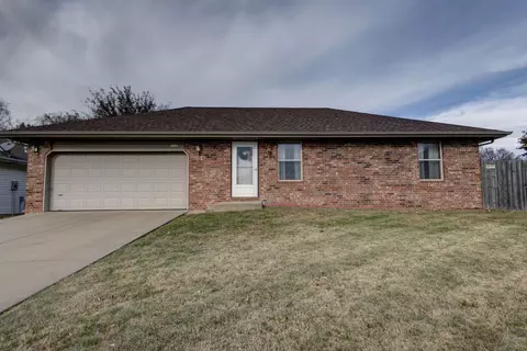 3201 W Bergman St, Springfield, MO 65803 photo 1