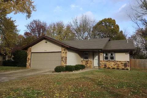 2936 S Kimbrough Ave, Springfield, MO 65807 photo 1