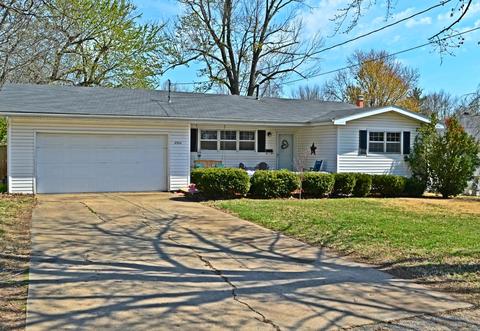 2352 S Clay Ave, Springfield, MO 65807 photo 1