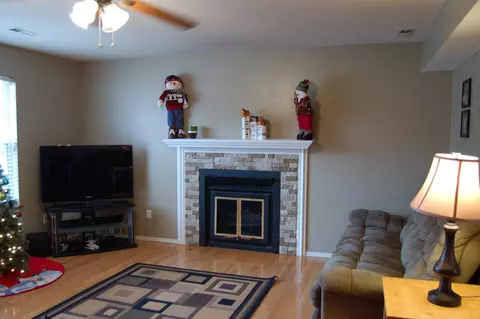 2980 W Highpoint St, Springfield, MO 65810 photo 1