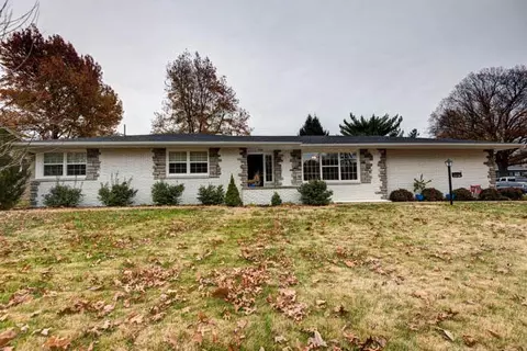 2370 S Cedarbrook Ave, Springfield, MO 65804 photo 1
