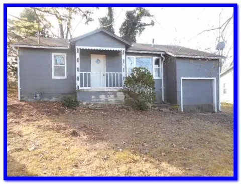 902 E Robertson St, Ozark, MO 65721 photo 1