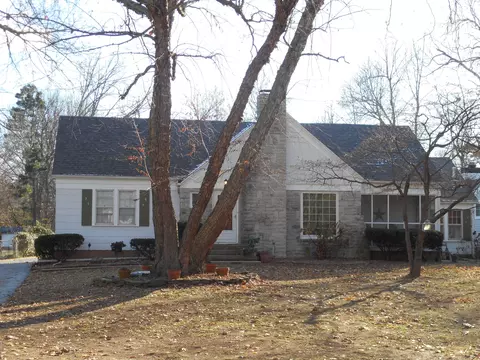 2414 E Grand St, Springfield, MO 65804 photo 1