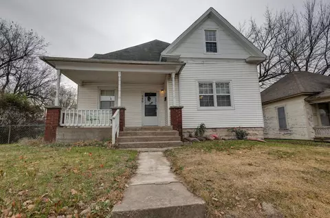 540 W Division St, Springfield, MO 65803 photo 1