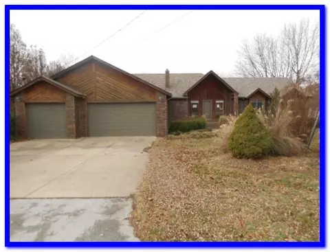 5819 S Roanoke Ave, Springfield, MO 65810 photo 1