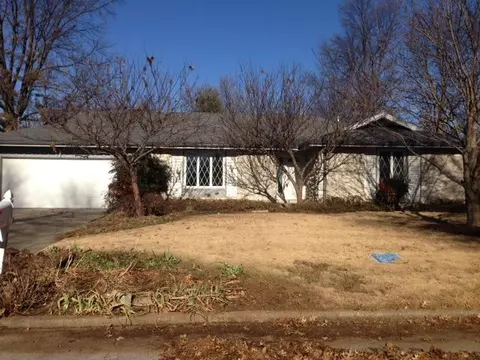 1521 E Hanover St, Springfield, MO 65804 photo 1
