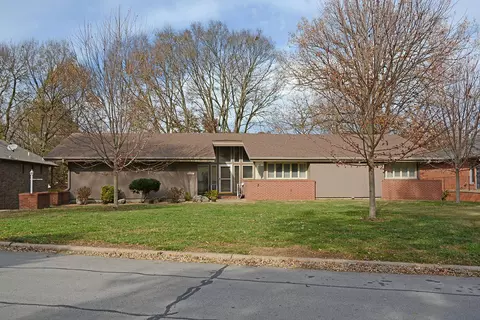 2055 Edgewood St, Springfield, MO 65804 photo 1