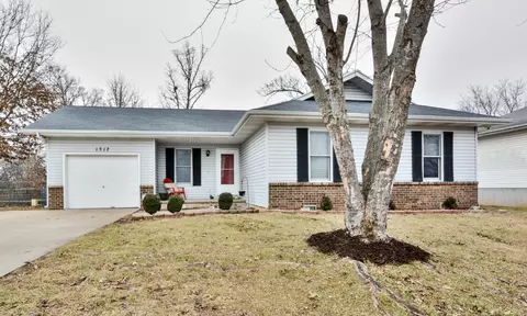 1517 W Daniels St, Ozark, MO 65721 photo 1
