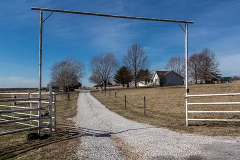 457 Washam Rd, Clever, MO 65631 photo 1