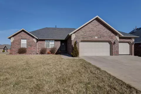 1257 E Headley St, Springfield, MO 65803 photo 1