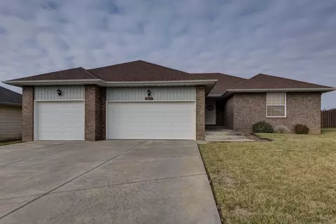 1061 S Red Cedar Ave, Springfield, MO 65802 photo 1