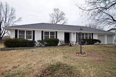2040 S Linden Ave, Springfield, MO 65804 photo 1