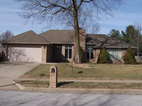 2149 E Sequiota St, Springfield, MO 65804 photo 1