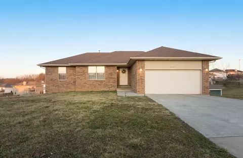 3710 W Greenway Dr, Springfield, MO 65807 photo 1