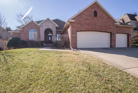 2964 W Cantebury St, Springfield, MO 65810 photo 1