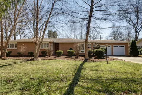 2850 E Crestview St, Springfield, MO 65804 photo 1