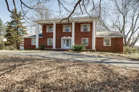 2950 S Natural Bridge Dr, Springfield, MO 65809 photo 1