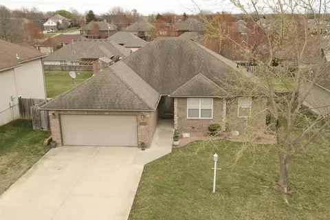 3316 S Carriage Ave, Springfield, MO 65809 photo 1