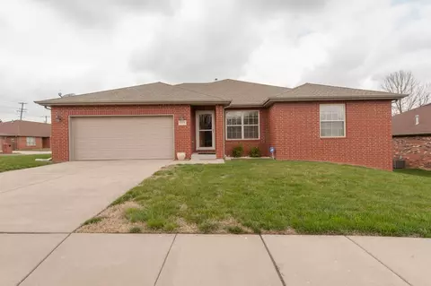 2121 W Swallow St, Springfield, MO 65810 photo 1