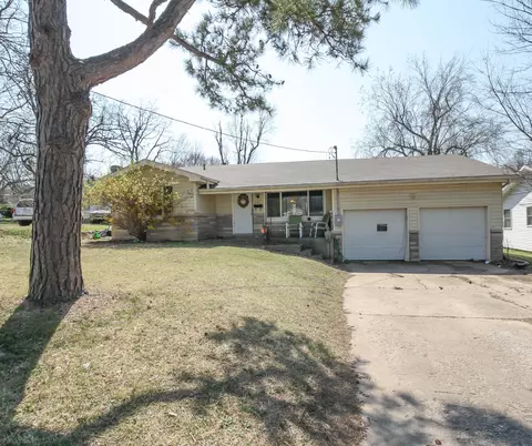826 W Jean St, Springfield, MO 65803 photo 1