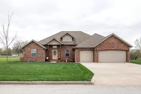 202 W Pheasant Ln, Willard, MO 65781 photo 1