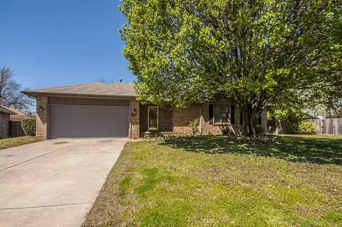 627 S Hayes Ct, Springfield, MO 65802 photo 1