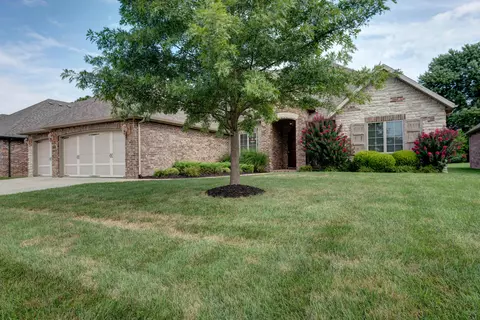 2715 E Chinkapin Ln, Springfield, MO 65804 photo 1