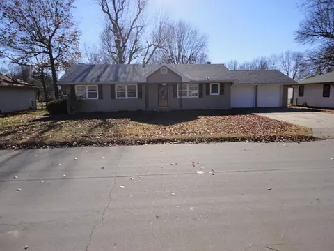 1142 W Berkeley St, Springfield, MO 65807 photo 1