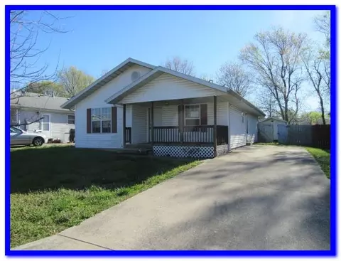1118 N Oak Park Dr, Springfield, MO 65802 photo 1
