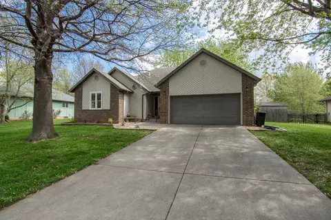 908 Brooke Ct, Nixa, MO 65714 photo 1