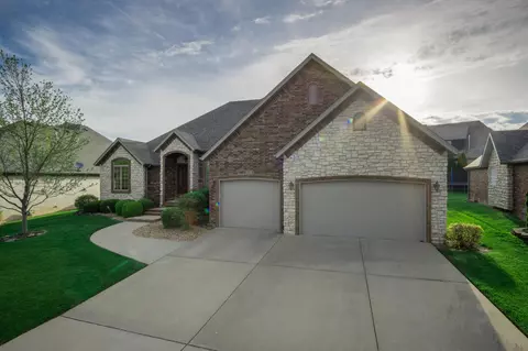 6036 S Lakepoint Dr, Springfield, MO 65804 photo 1
