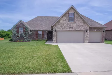 3420 Hestand St, Springfield, MO 65803 photo 1