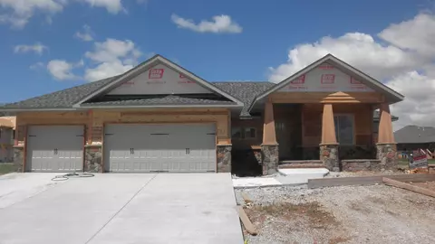 5657 E Gatehouse Dr, Strafford, MO 65757 photo 1