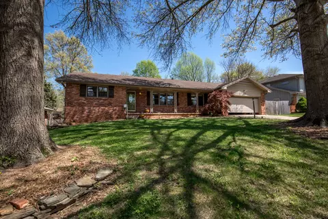 2904 S Barnes Ave, Springfield, MO 65804 photo 1