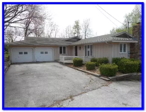 3649 S Brunswick Ave, Springfield, MO 65809 photo 1
