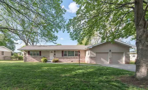 623 W Westview St, Springfield, MO 65807 photo 1